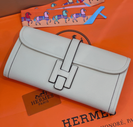 Hermès Jige Elan 29 Clutch in Off White or Cream