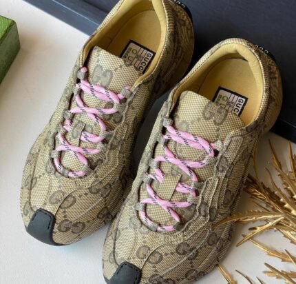 Women’s Gucci Run Sneakers - Beige and Ebony with Pink Laces